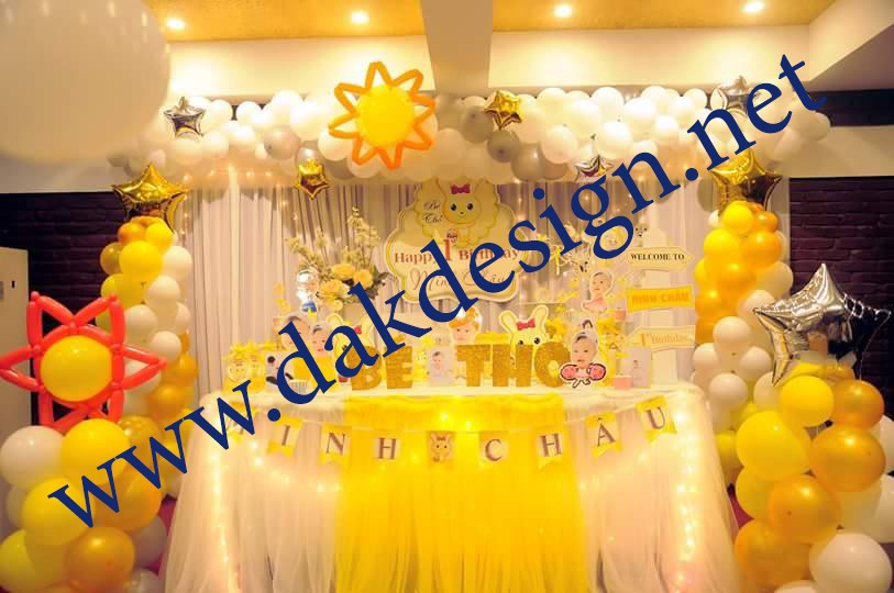 Trang trí khai trương cửa hàng quần áo Nhung Nguyen Xeko Decor